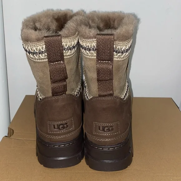 UGG CLASSIC MINI TRAILGAZER